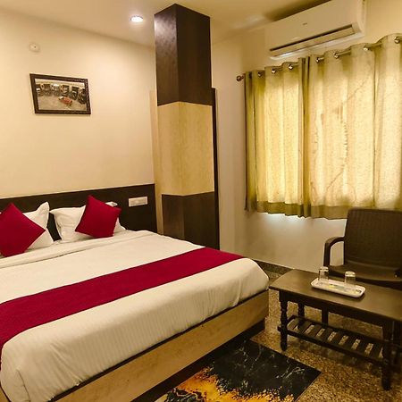Hotel Rajputana Palace ウダイプル エクステリア 写真