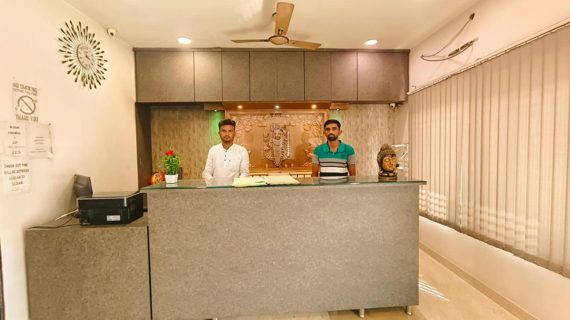 Hotel Rajputana Palace ウダイプル エクステリア 写真